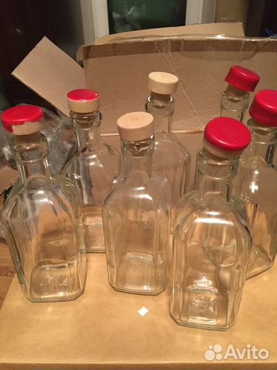 Бутылки стеклянные и бугельные