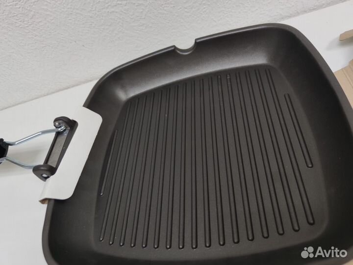 Новая сковорода - гриль 28*28 см, Италия