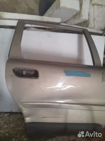 Дверь от автомобиля volyo sweden