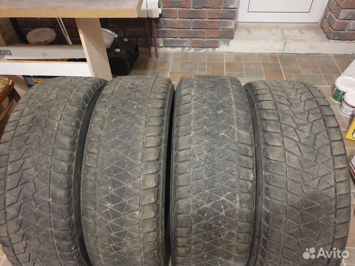 Bridgestone Blizzak DM-V2 225/65 R17