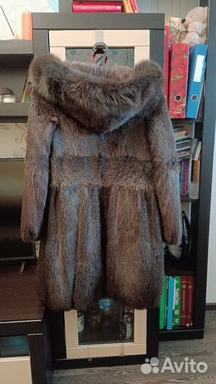 Шуба из нутрии 42-44 размер в отличном состоянии