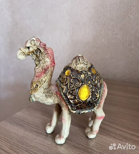 Статуэтка (фигурка) верблюд