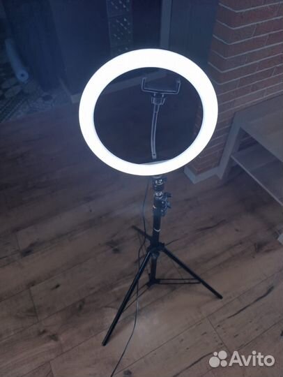 Кольцевая лампа со штативом бу