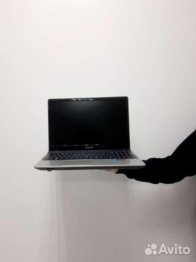 Отличный ноутбук Samsung 305Е5а