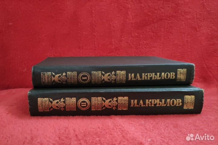 Книги (Гоголь, Гончаров,Пушкин, Есенин, Крылов - с