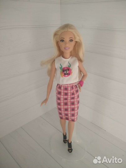 Кукла Барби фашинистас