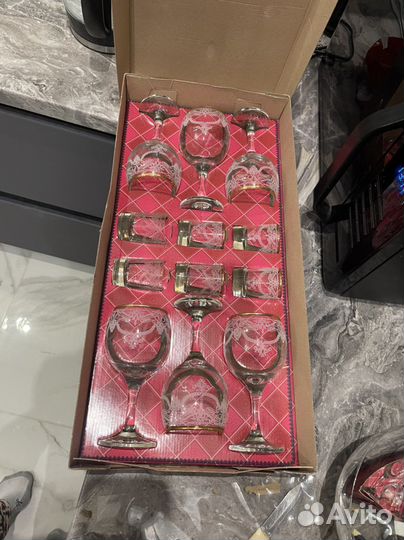 Набор бокалов и рюмок