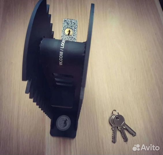 Блокиратор педали безумный макс с шипами