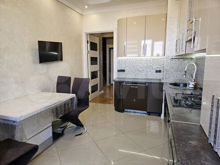 2-к. квартира, 67 м², 8/9 эт.
