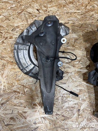 Кулак поворотный передний Bmw 6 Серия F06 N63