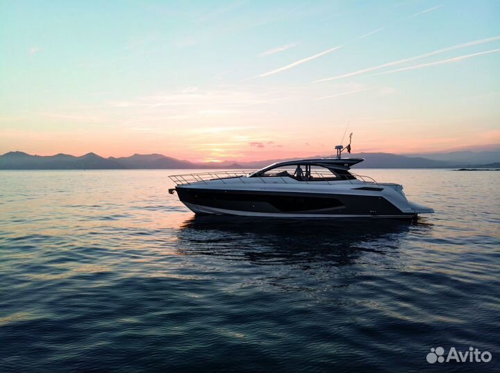 Моторная яхта Azimut Atlantis 51, 2025