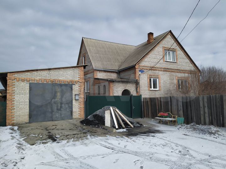 Коттедж 275 м² на участке 10 сот.