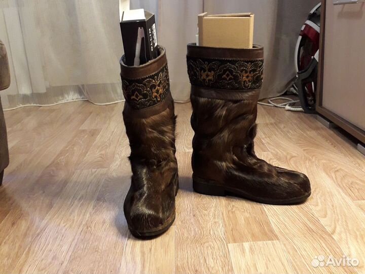 Монгольские сапоги унты