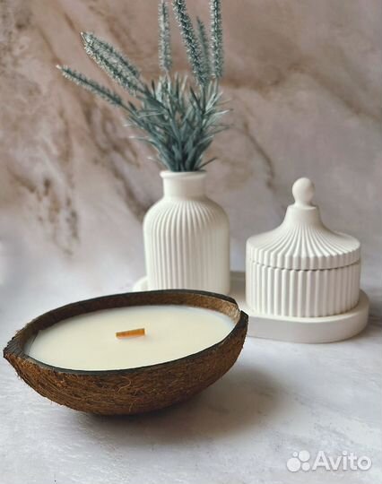 Свеча в кокосе