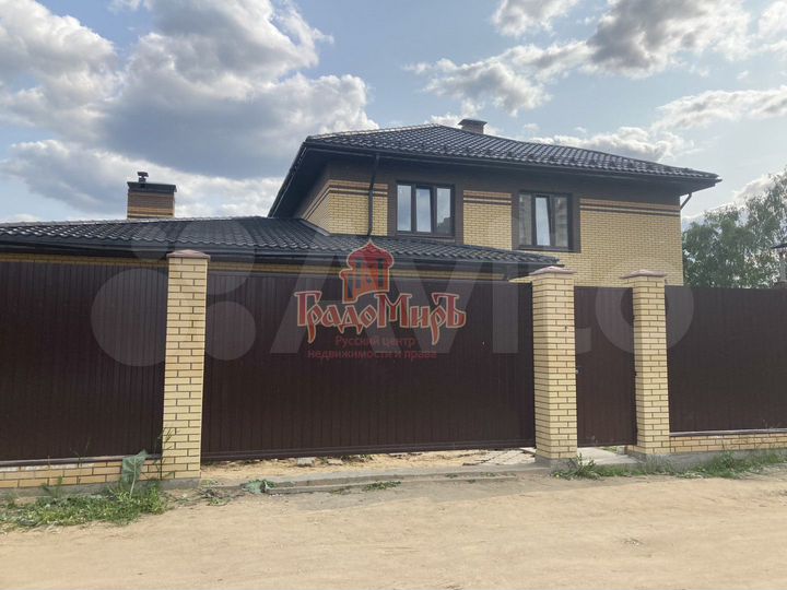 Дом 292 м² на участке 9,2 сот.