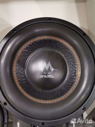 Сабвуфер momo Tsunami 10