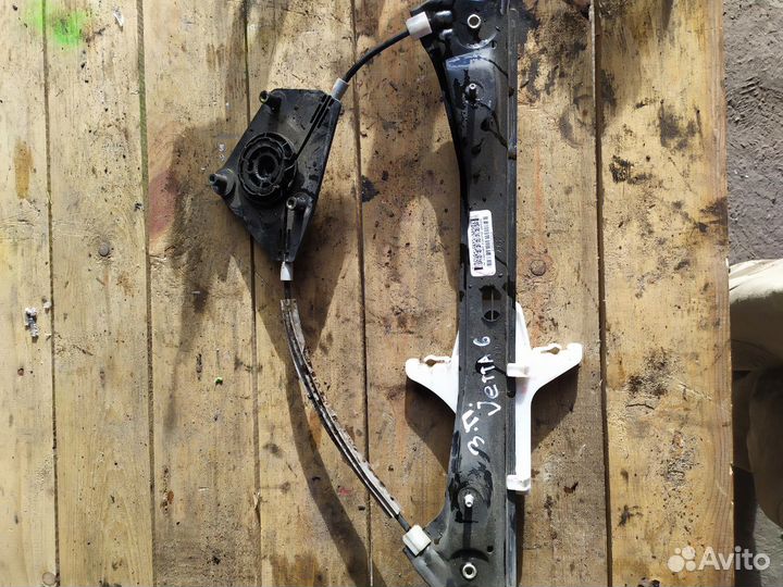 Стеклоподъёмник задний правый vw Jetta 6