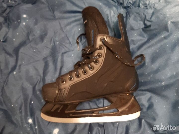 Коньки хоккейные 39 размер