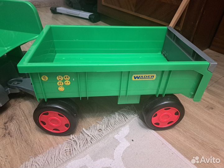 Машина гигант wader с прицепом