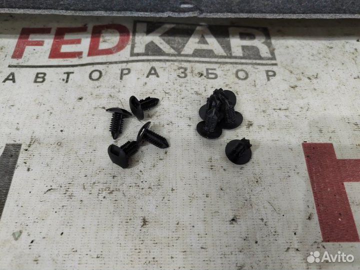 Обшивка крышки багажника Toyota Corolla E150 1ZR