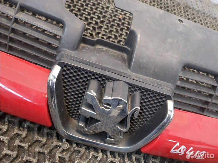 Решетка радиатора Peugeot 206, 2003