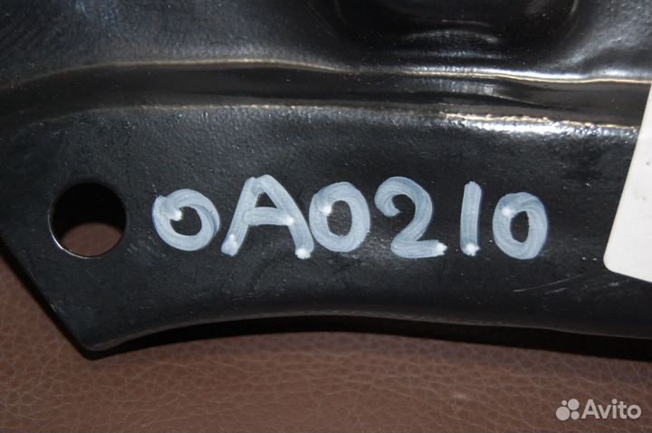 Кронштейн передней панели правый - Volkswagen Polo