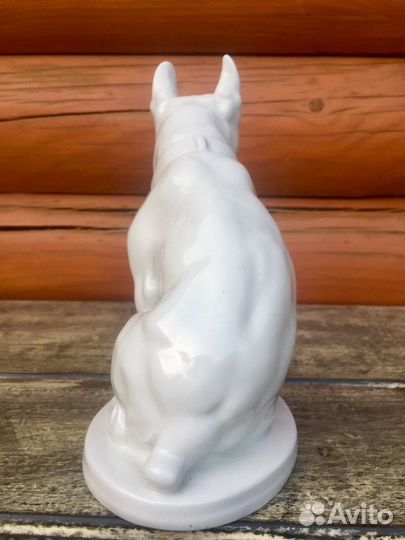 Статуэтка фарфоровая собака Бульдог боксер лфз