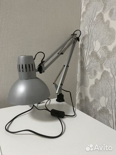 Лампа настольная