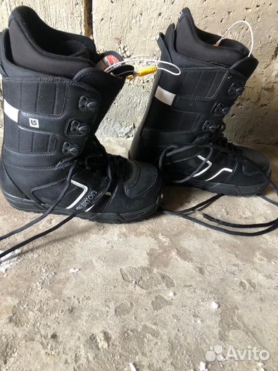 Сноуборд и ботинки