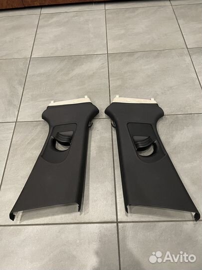 Обшивка стойки черная средняя Audi A6(C7)