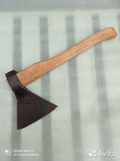 Старинный кованый топор для рубки мяса