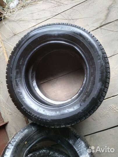 Bridgestone Blizzak VRX2 185/65 R15