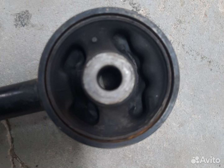 Подушка двигателя Nissan Bluebird Sylphy