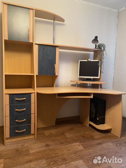 Компьютерный стол