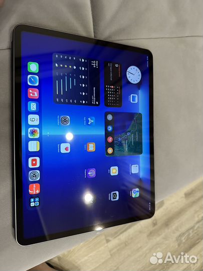 iPad pro 12 9 2022 m2 256 GB wi fi