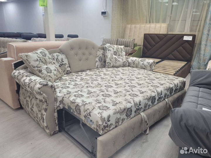 Диван мягкий