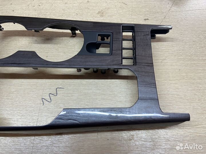 Накладка панели переключения передач Toyota Highla