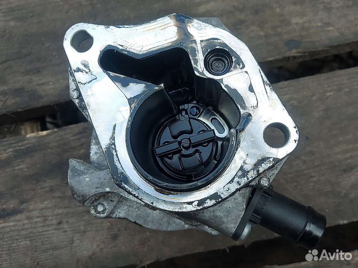 Насос вакуумный Рено 1.5 K9K 732 832 836