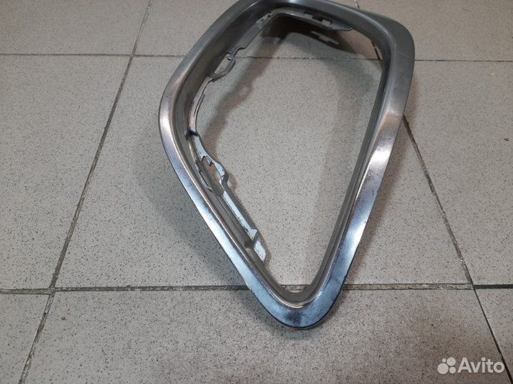 Рамка противотуманной фары правой Renault Fluence