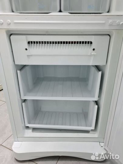 Холодильник indesit C138NFG.016