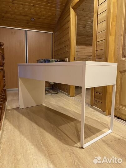 Письменный стол IKEA микке