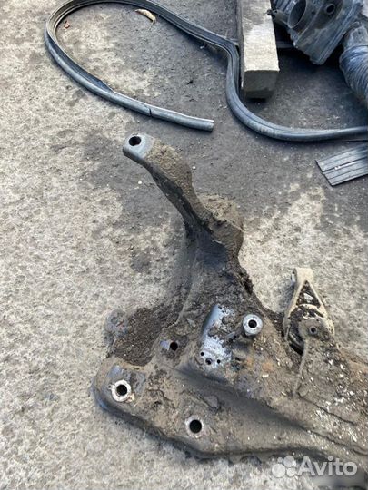 Подрамник Ford Focus I (1998—2004)