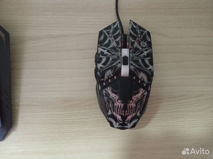 Игровая клавиатура и мышь