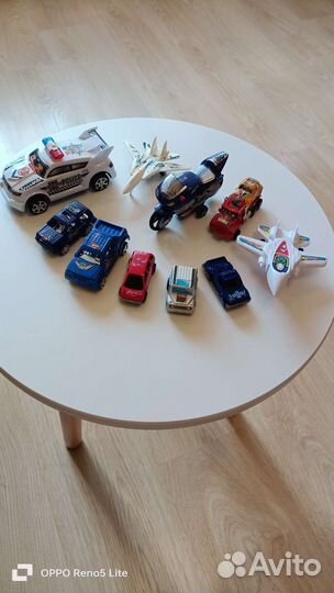 Машинки пластиковые