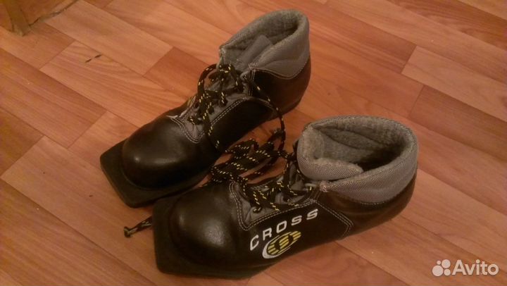 Ботинки лыжние