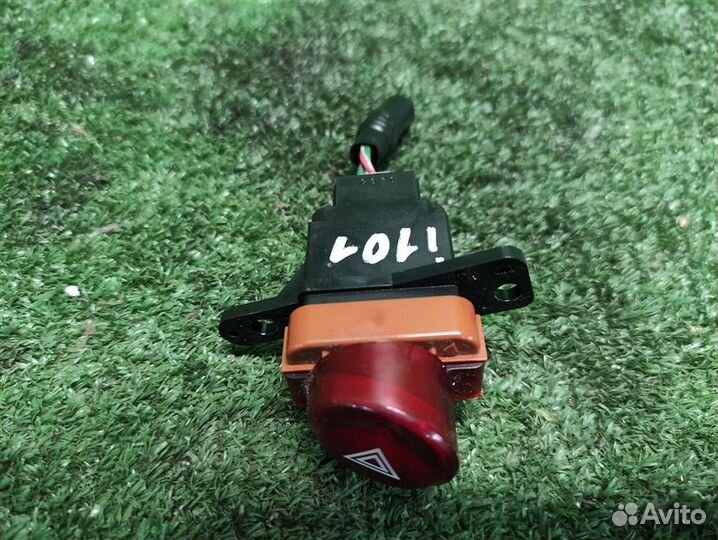 Кнопка аварийной сигнализации Honda Civic 5D (FN)