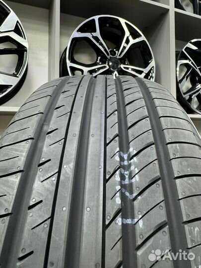 Yokohama Advan dB V552 235/50 R18 97W