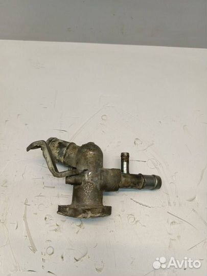 Фланец (тройник) системы охлаждения Kia Rio 3 JB