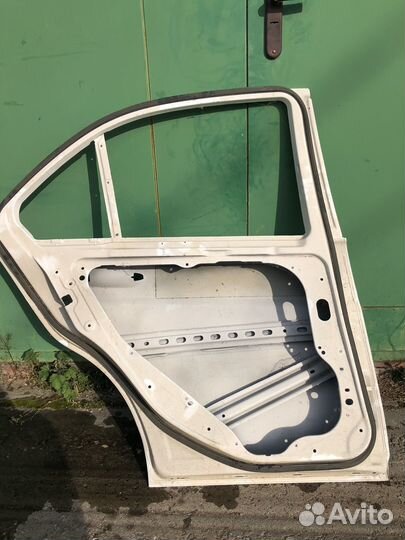 Дверь задняя леваямерседес c класс w 204