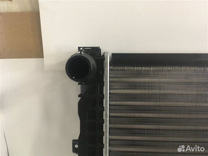 Радиатор охлаждения Volkswagen Passat B5
